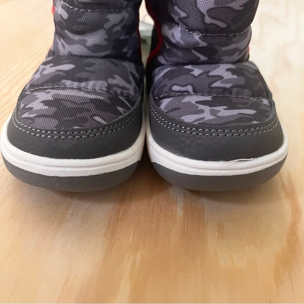 NWT surprize by stride rite baby boy aster boots Sz 4 gray white red Camo